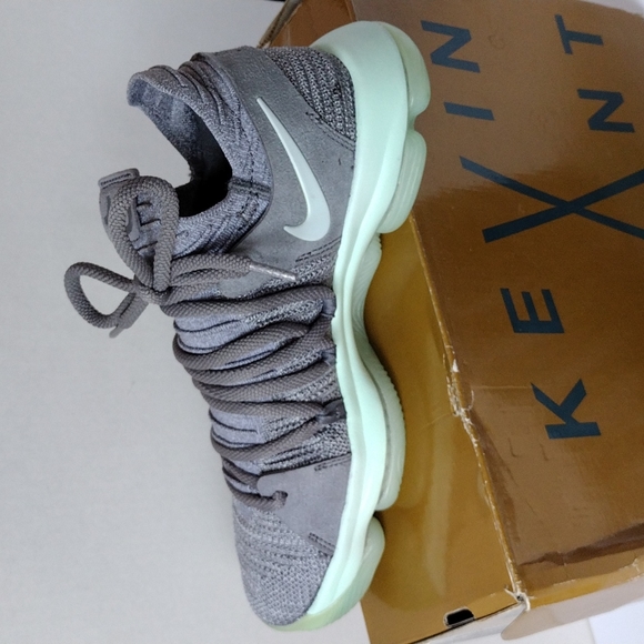 Nike KD 10Cool Grey Igloo GS 7.5 - Picture 8 of 9